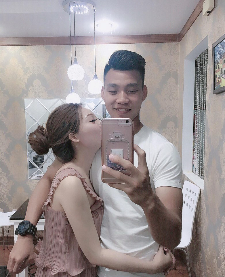 Nhan sắc bạn gái hậu vệ Vũ Văn Thanh Nhan sắc bạn gái hậu vệ Vũ Văn Thanh